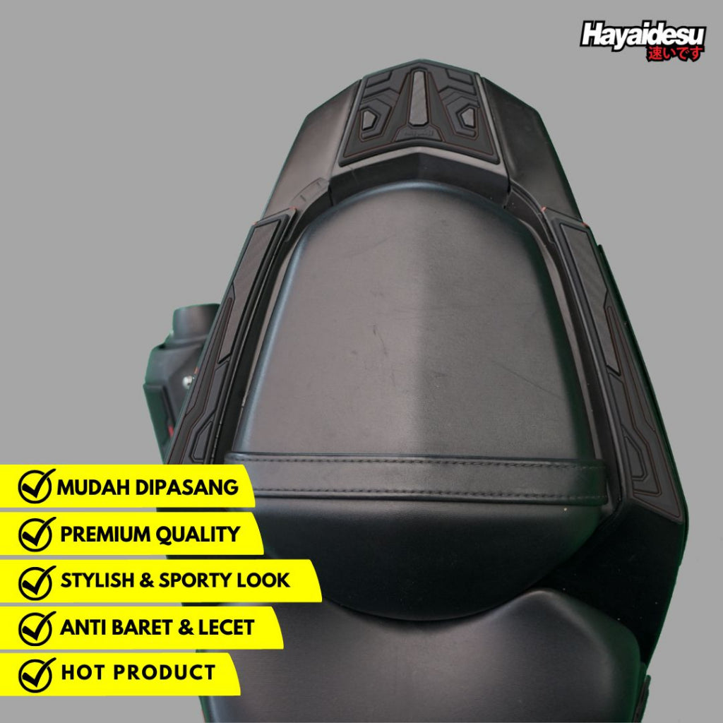 Hayaidesu Xabre Body Protector Upper Stop Lamp Cover